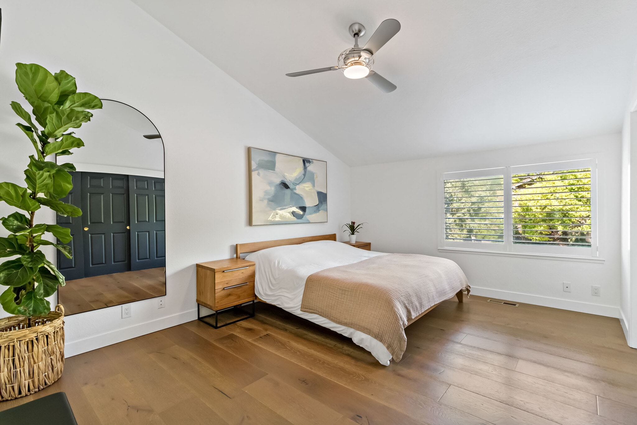 Master Bedroom - 435 Alberto Way