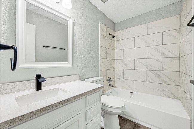 Building Photo - 1806 Settlers Ct