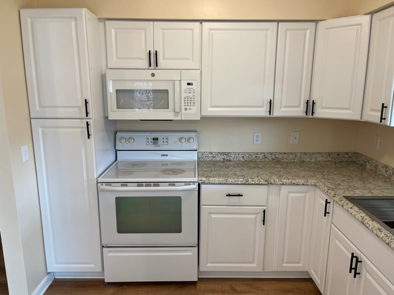 Building Photo - 109 N Galena Ave