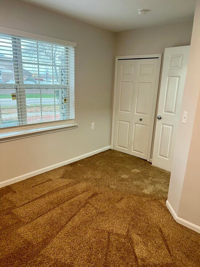 Building Photo - 1574 Kessler Ave