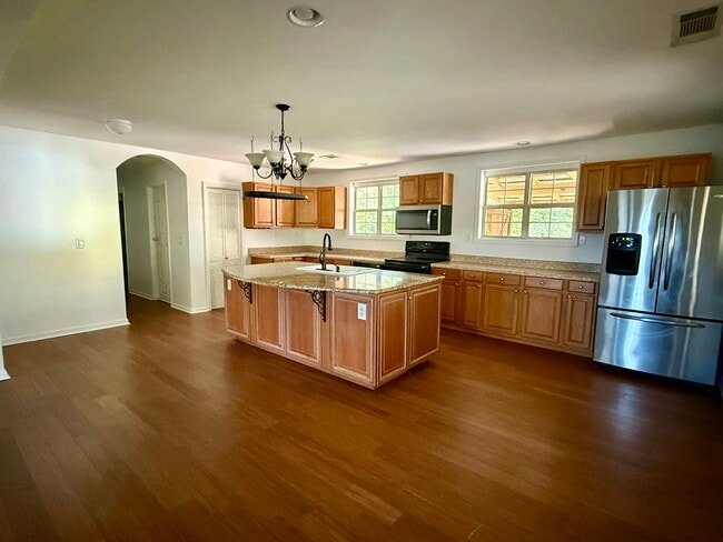 Building Photo - 3116 Alenes Dr