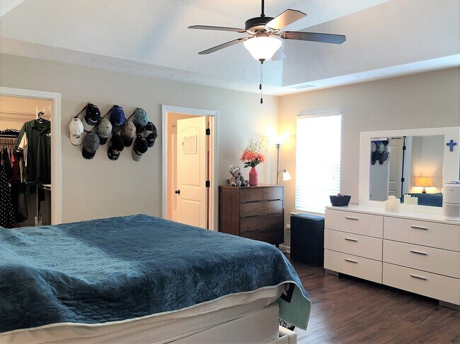 Building Photo - 7054 Summerton Dr
