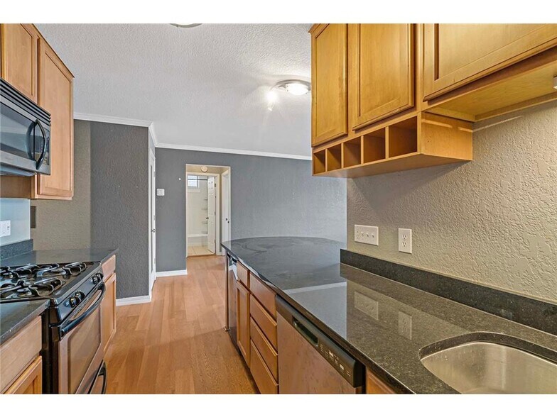 Building Photo - 3120 Hennepin Ave