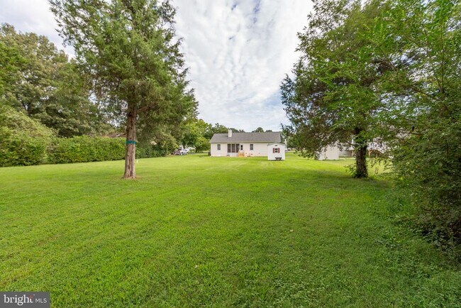 Building Photo - 205 Old Landing Ct