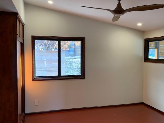 Building Photo - 713 Hutchins Dr