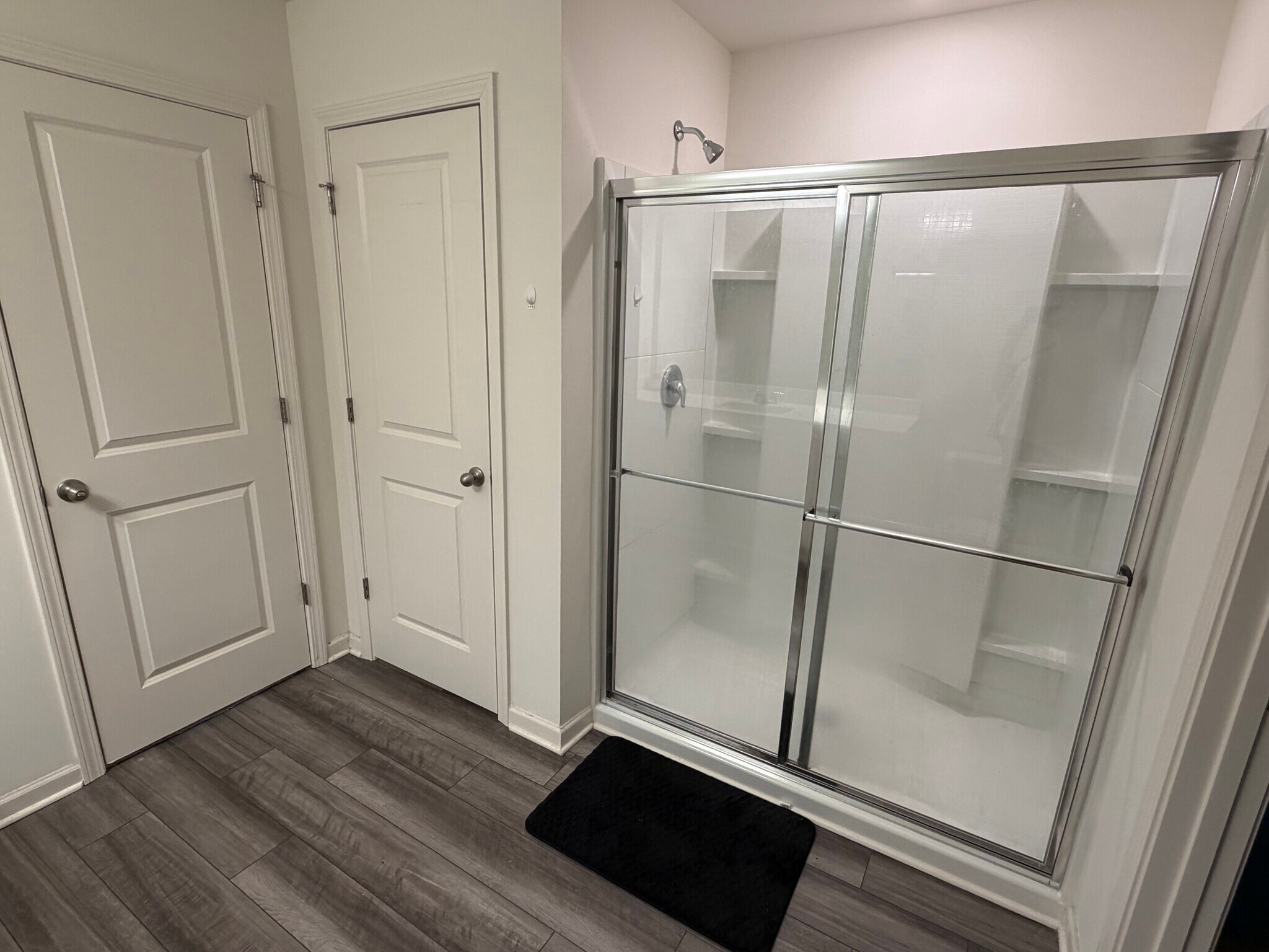 Master Shower - 628 Knightsbridge Ln