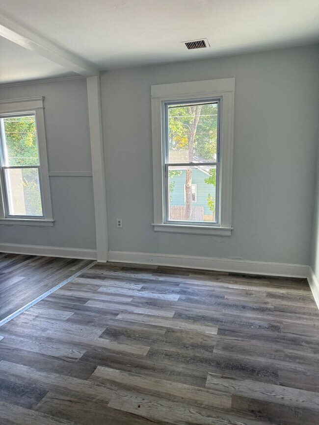 Building Photo - 40 N Beacon St