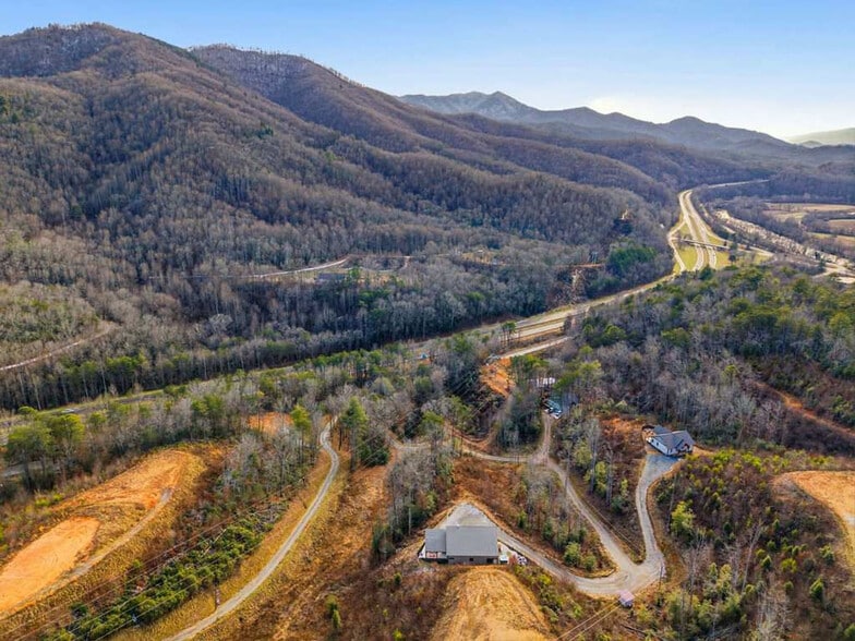 Building Photo - 268 Everett St