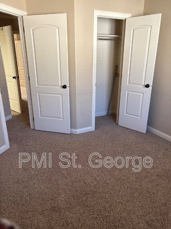 Building Photo - 340 1425 N St