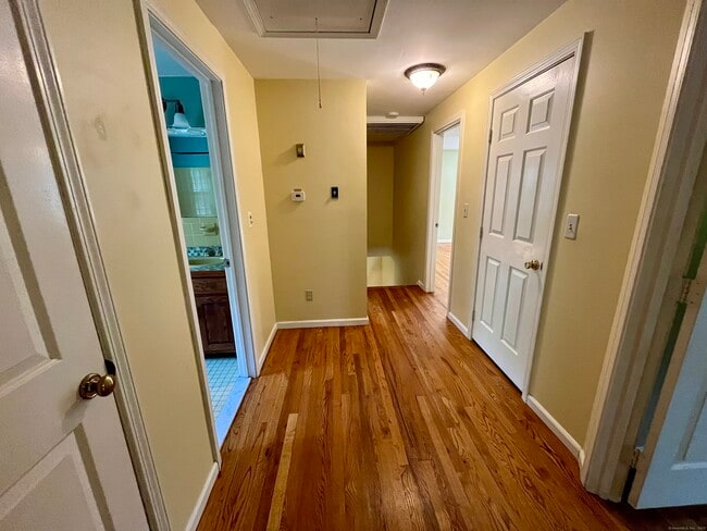 Building Photo - 25 Jade Tree Ln
