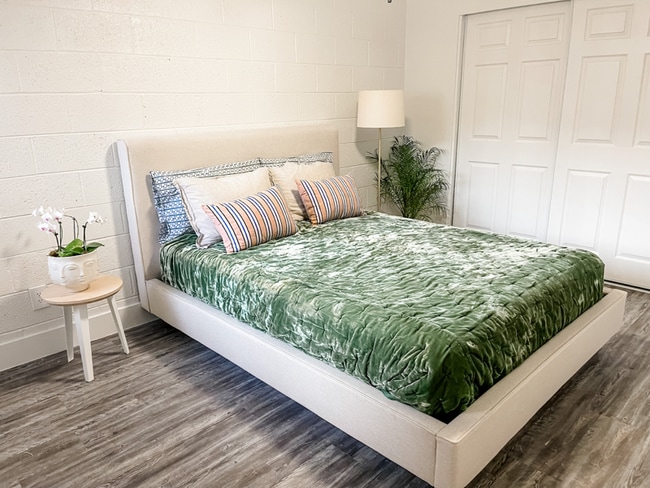 Building Photo - 1855 E Don Carlos