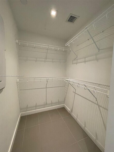 Walk-in closet - 1600 NE 1st Ave
