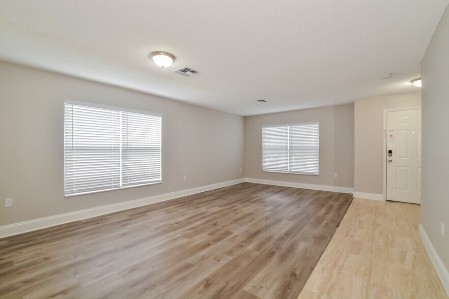 Building Photo - 250 Lynn St