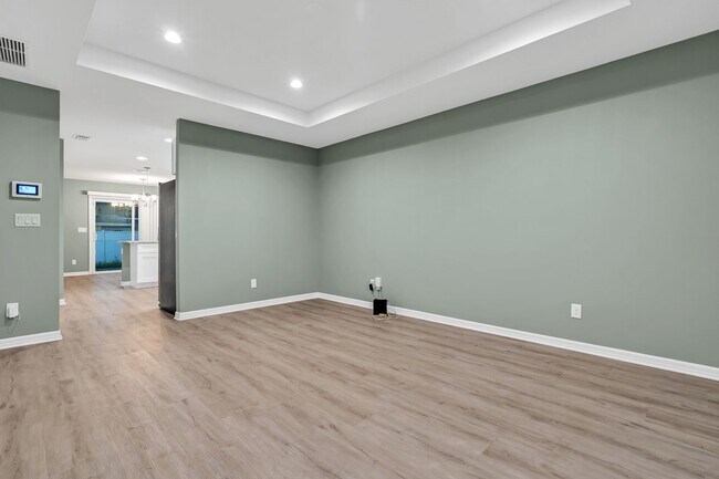 Building Photo - Charming Bungalow Across from Love Park – ...