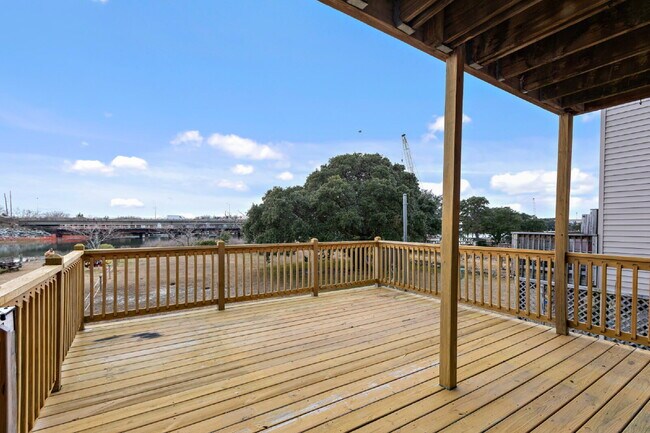 Building Photo - Beachside Living with Beautiful Water Views