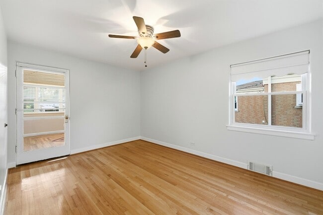 Building Photo - 4656 N Narragansett Ave