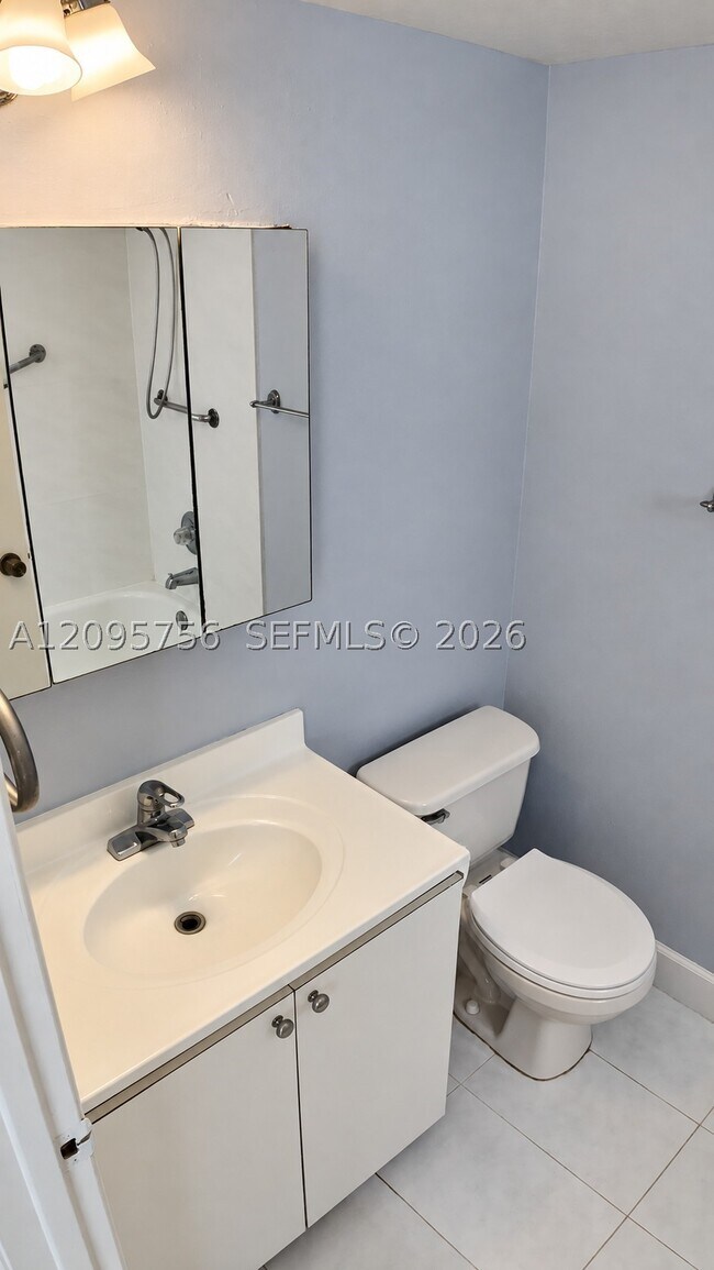 Building Photo - 5290 W 21st Ct