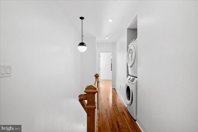 Building Photo - 1222 Wylie St NE