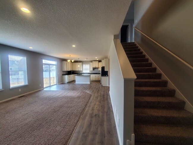 Building Photo - 5 BR 3 BA Single Family Home in North Hugo Minneapolis