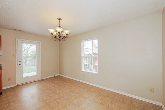 Building Photo - 2950 Hearthside Dr