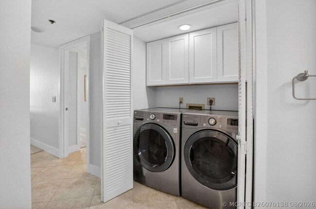 Building Photo - 4748 S Ocean Blvd
