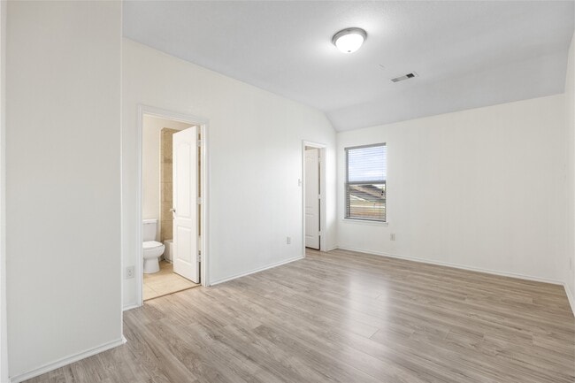 Building Photo - 23906 Fairport Harbor Ln