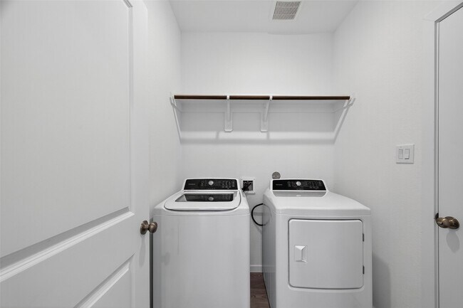 Building Photo - 3013 Myrtle Bch Ln
