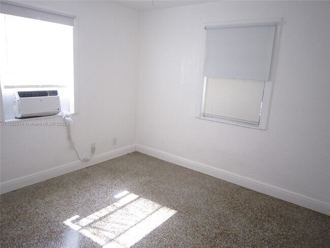 Building Photo - 2039 Taylor St
