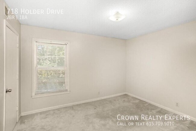 Building Photo - 718 Holder Dr