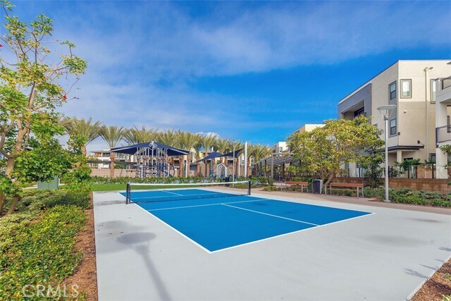 Building Photo - 3600 Rivington