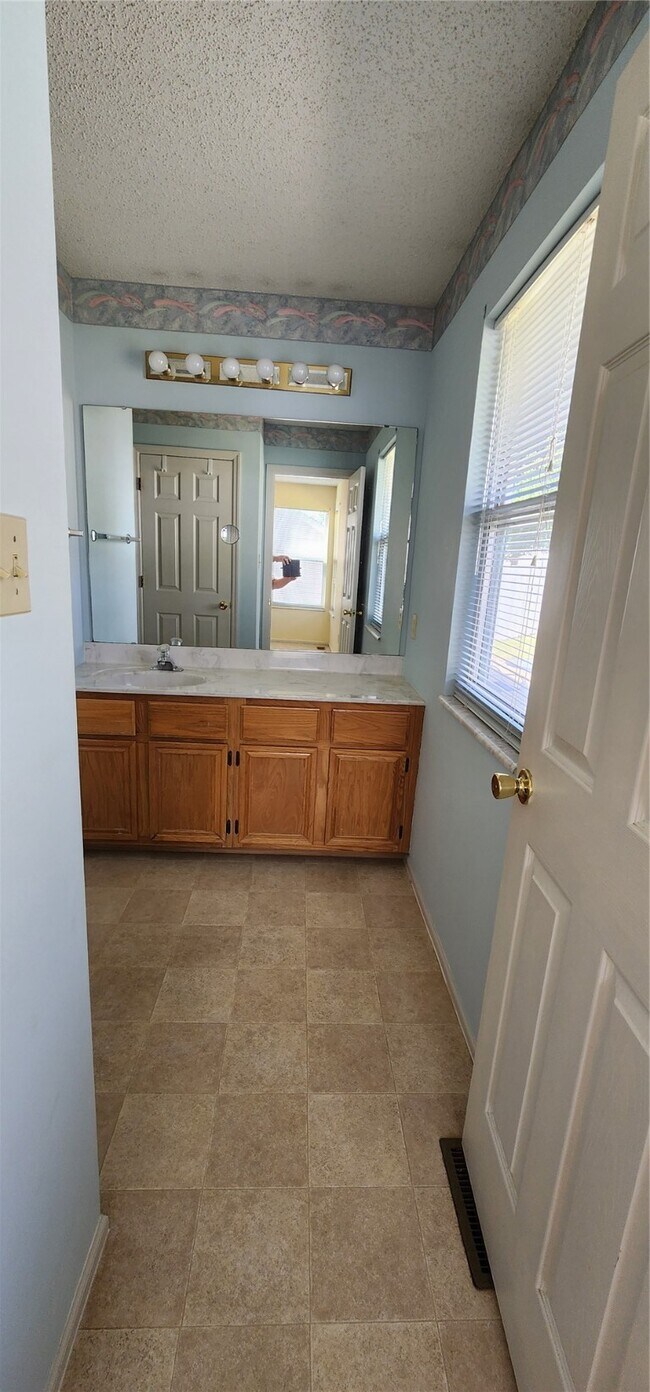 Building Photo - 3712 Olsney Dr