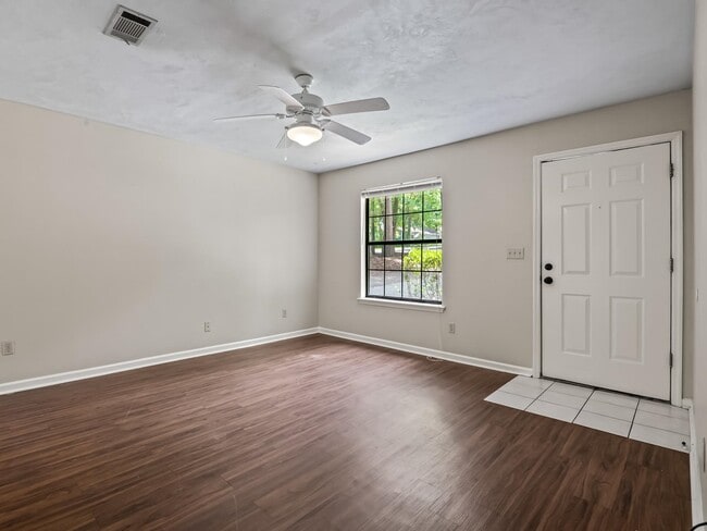 Building Photo - 8760 Minnow Creek Dr