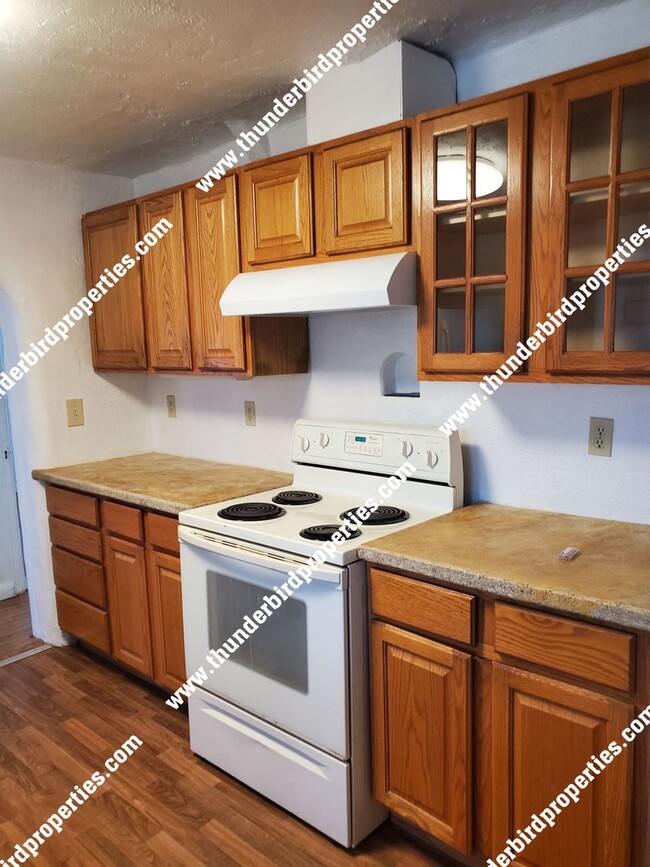 Building Photo - Charming 2 bedroom, 1 bathroom in Wells Park!