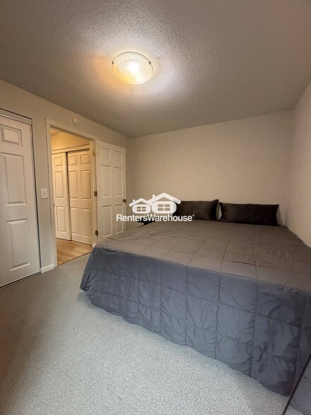 Building Photo - 520 Ridgewood Ave