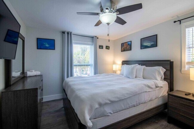 Building Photo - 915 3rd St