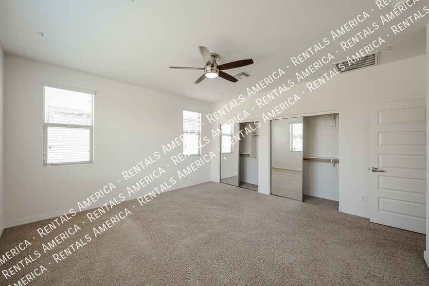 Building Photo - 3710 E Lodgepole Dr