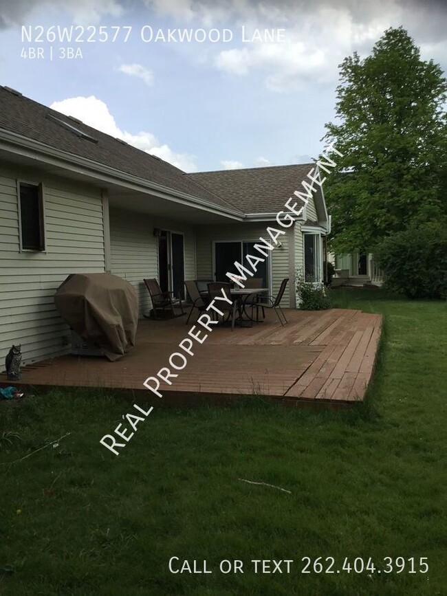 Building Photo - N26W22577 Oakwood Ln