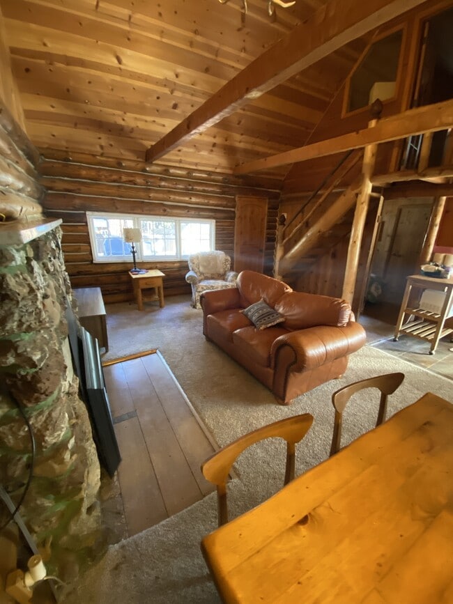 Building Photo - 3679 Alder Ave