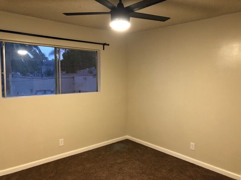 Building Photo - 2107 Earl Ave