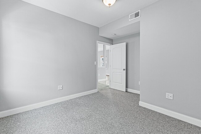 Building Photo - 76-78 Bradbury Ave