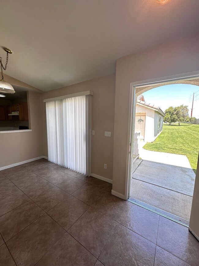 Building Photo - 4404 Pebble Creek Dr