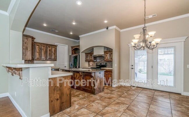 Building Photo - 7900 Shreveport Dr