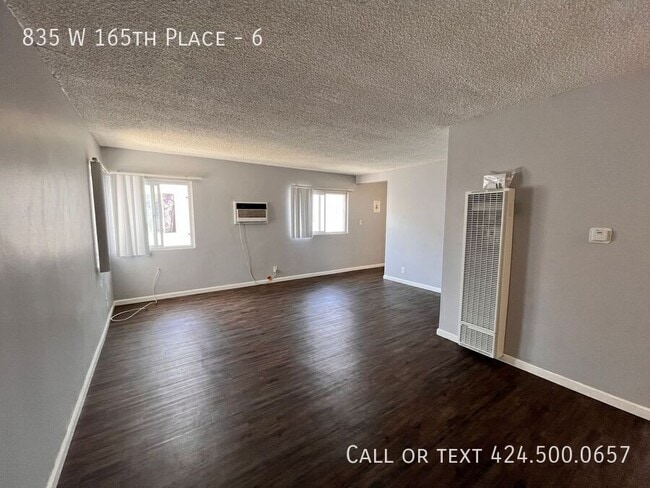 Building Photo - 835 W 165th Pl