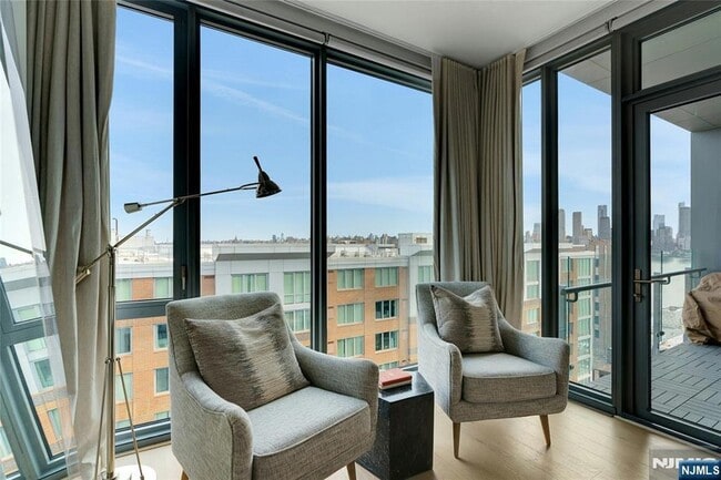 Building Photo - 9 Ave at Port Imperial