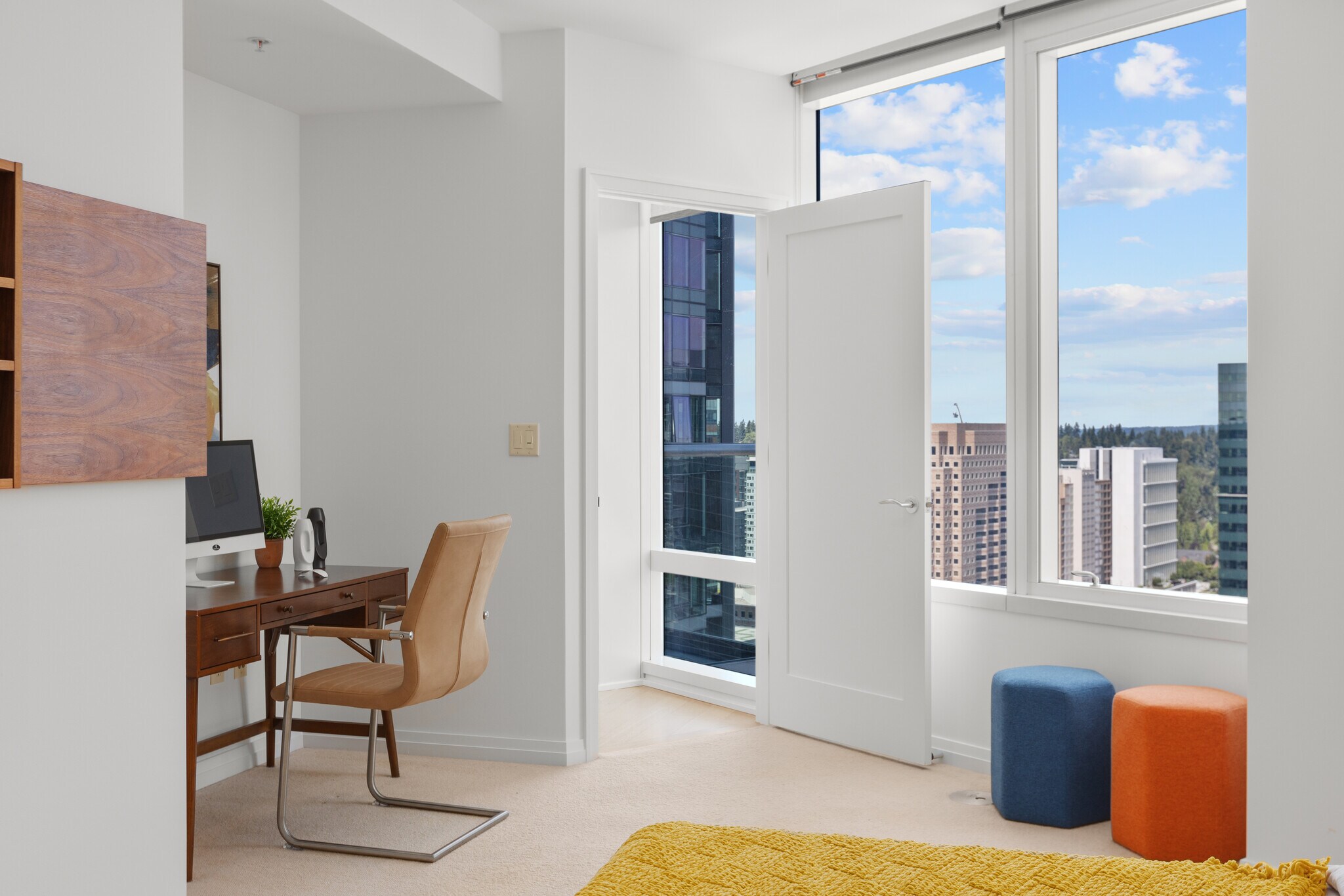 Building Photo - 10700 NE 4th St