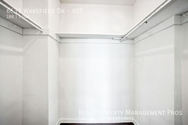 Building Photo - 6631 Wakefield Dr