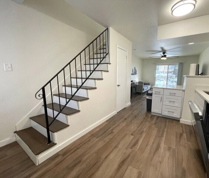 Building Photo - 4191 W 7th St