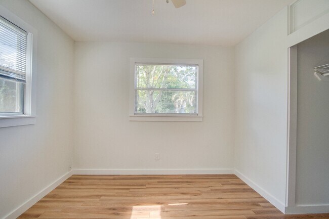 Building Photo - Centrally Located Pensacola 3BR/2BA Home Near Cordova Mall, Pensacola International Airport, Hosp...