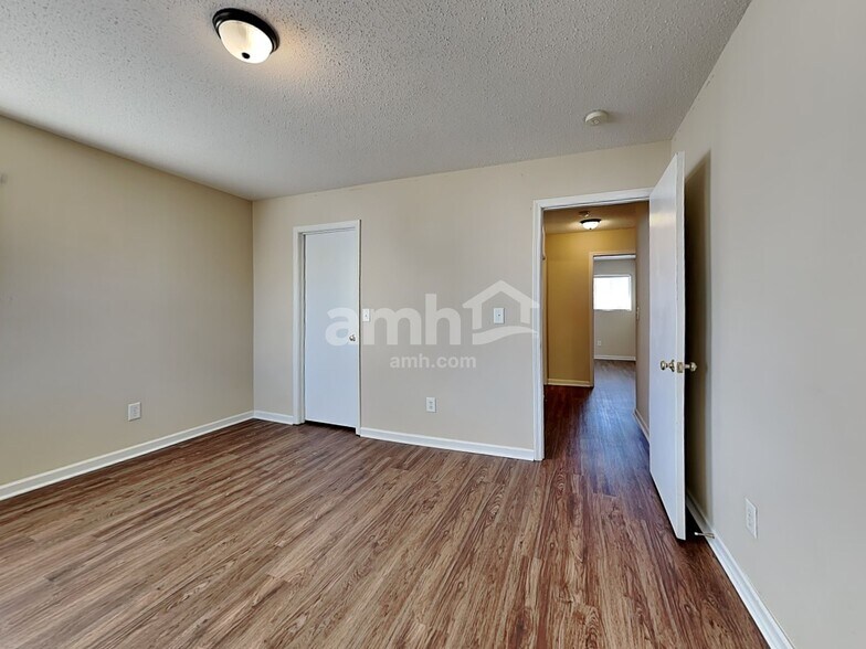 Building Photo - 5009 Emberly Dr