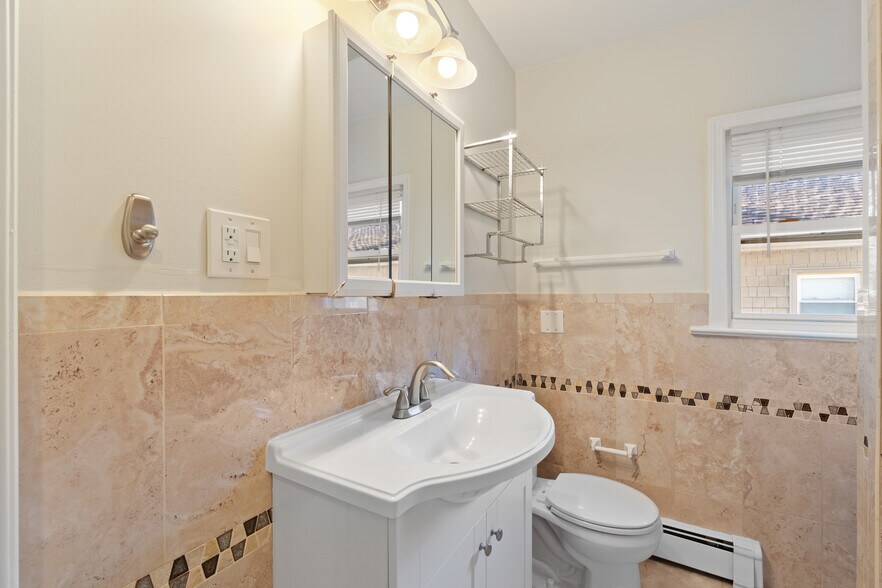 Building Photo - 15 vine street